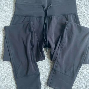 EUC Black Small Vuori Legging